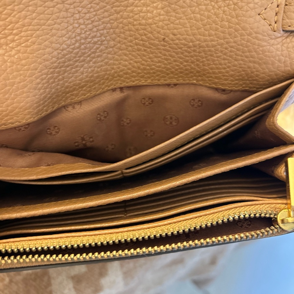 TORY BURCH BRITTEN FRENCH LEATHER CHAIN WALLET CROSSBODY - Picture 5 of 8